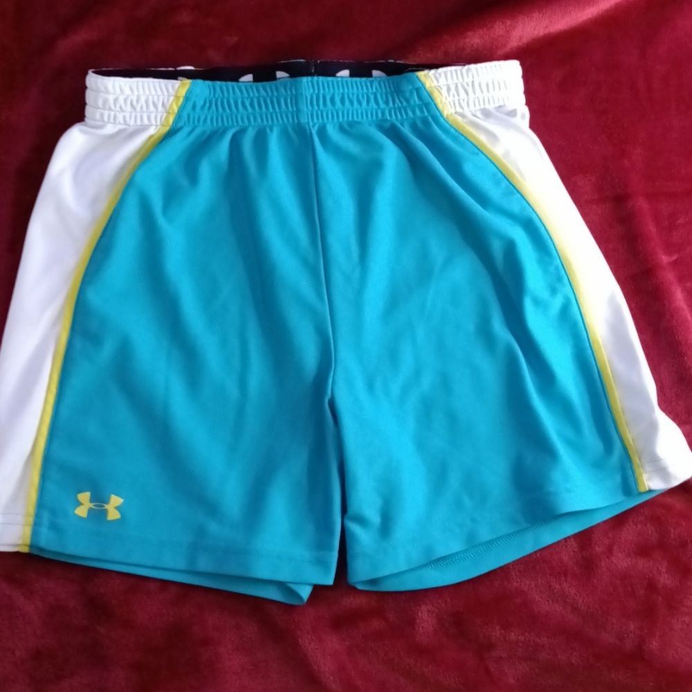 Under armour loose heat gear shorts
